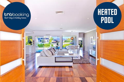 SEACLUSION 5 Bed Waterfront, Sleeps 12 - E Caravan Parks 0