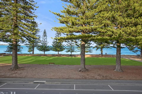 SEABREEZE At Victor Harbor - E Caravan Parks 1