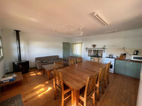 Shearers Quarters - The Dutchmans Stern Conservation Park - E Caravan Parks 2