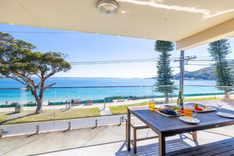 Shoal Towers, 6 -11 Shoal Bay Rd - Air Conditiong - Wifi - Stunning Water Views & Perfect Location - E Caravan Parks 0