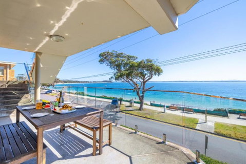 Shoal Towers, 6 -11 Shoal Bay Rd - Air Conditiong - Wifi - Stunning Water Views & Perfect Location - E Caravan Parks 3