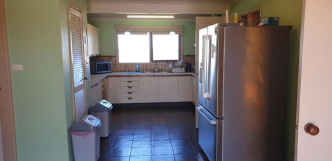 Standard Queen Size Bedroom - E Caravan Parks 0