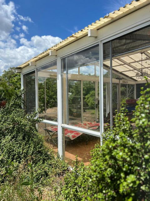 StayAU Farmstay Escape Pastoral Fruit Picking - E Caravan Parks 0