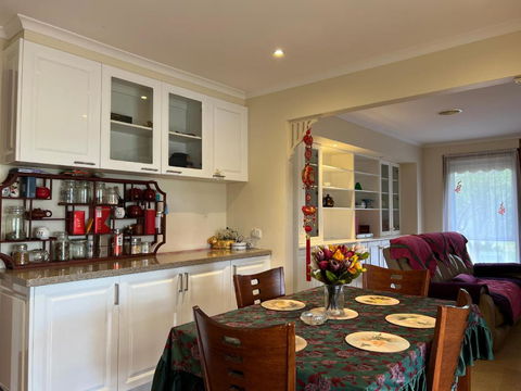 StayAU Farmstay Escape Pastoral Fruit Picking - E Caravan Parks 1