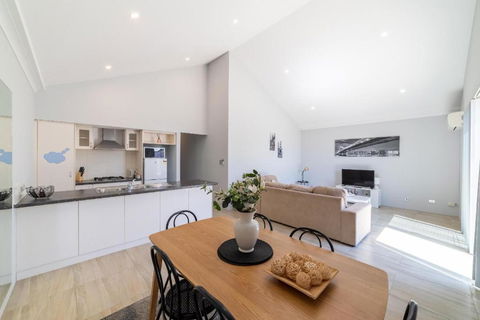 Swan Valley Fantastic Family Home - Aveley - E Caravan Parks 2