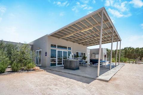 Tasman Holiday Parks - Denham Seaside - E Caravan Parks 1