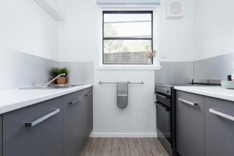 Sweet Escape: Studio With Parking & WiFi - E Caravan Parks 3