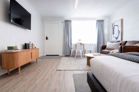 Sweet Escape: Studio With Parking & WiFi - E Caravan Parks 1