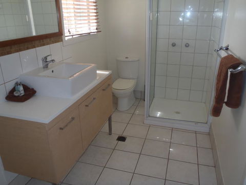 Beachside Holiday Units - E Caravan Parks 1