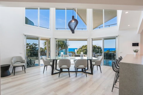 Beachside Luxury, Sunrise Beach - E Caravan Parks 3