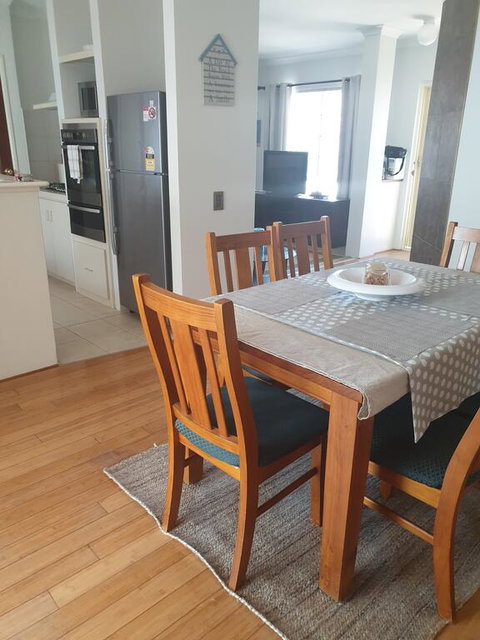 Beachside Retreat 2 - E Caravan Parks 2