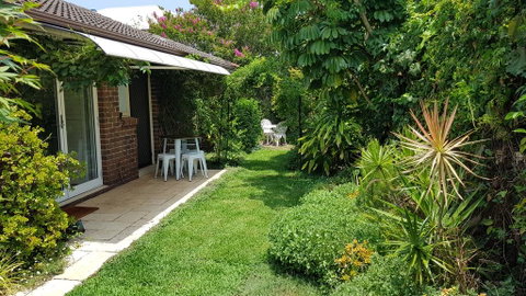 Beachside Villa Ettalong Beach - E Caravan Parks 3