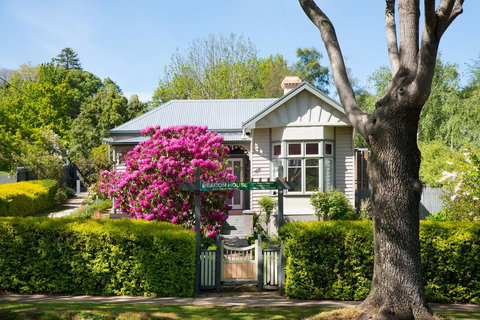 Beacon House - E Caravan Parks 1