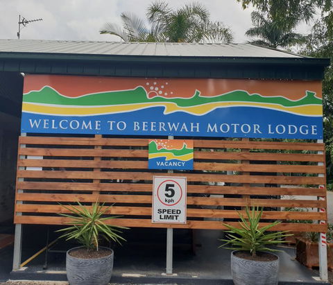 Beerwah Motor Lodge - E Caravan Parks 0