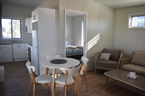 Bega Caravan Park - E Caravan Parks 0