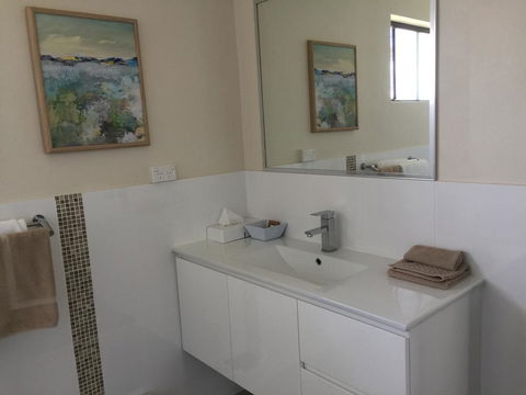Bega Village Motor Inn - E Caravan Parks 3