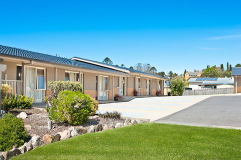 Bega Village Motor Inn - E Caravan Parks 0
