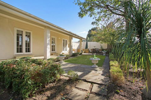 Bella House - E Caravan Parks 3
