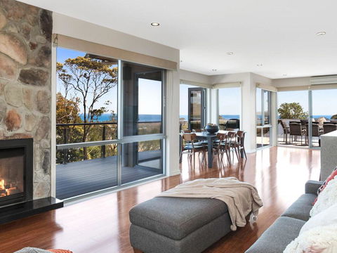 Bella Vista - Simply Stunning, Amazing Panoramic Bay Views! - E Caravan Parks 2