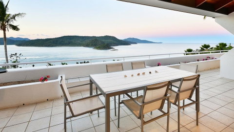 Bella Vista E9 - Ocean View Spacious 2 Bedroom With Golf Buggy - E Caravan Parks 2