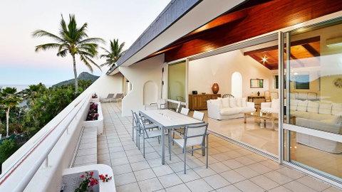 Bella Vista E9 - Ocean View Spacious 2 Bedroom With Golf Buggy - E Caravan Parks 1