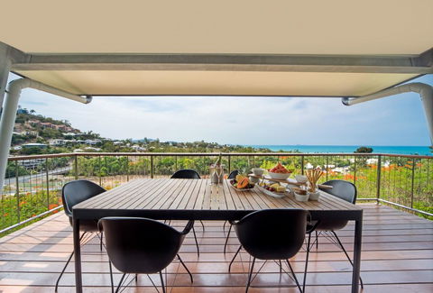 Bellevue Holiday Home - Airlie Beach - E Caravan Parks 1