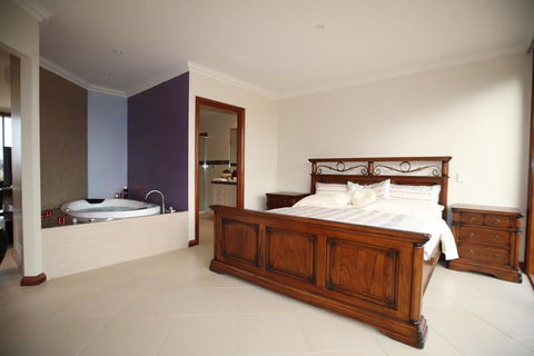 Bellfield Retreat - E Caravan Parks 0