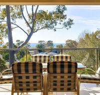 Bellima Beach House' 9 Jackson Close - huge duplex with air con and fabulous views - E Caravan Parks