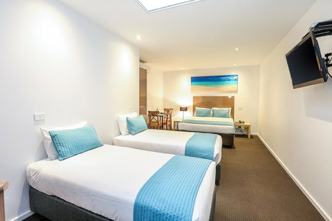 Belmercer Motel - E Caravan Parks 1