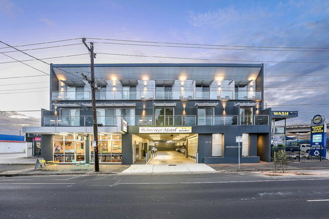 Belmercer Motel - E Caravan Parks 3