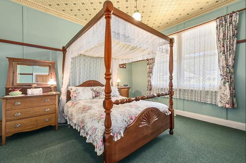 Benvenuti, To Comstock Cottage - E Caravan Parks 3