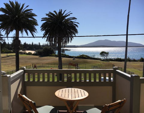 Bermagui Beach Hotel - E Caravan Parks 0
