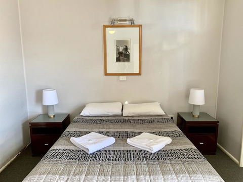 Bermagui Beach Hotel - E Caravan Parks 3