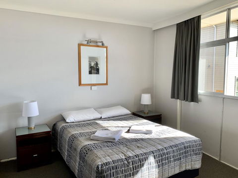 Bermagui Beach Hotel - E Caravan Parks 2