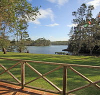 Berrara Lagoon Front Chalet - E Caravan Parks
