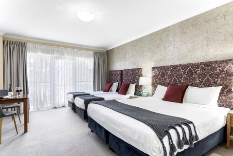 Berry Village Boutique Motel - E Caravan Parks 1