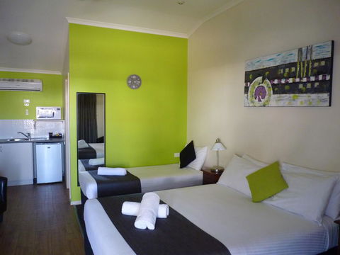 Best Western Caboolture Central Motor Inn - E Caravan Parks 2