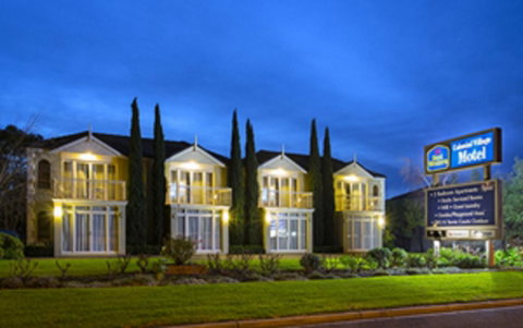 Best Western Colonial Village Motel - E Caravan Parks 0