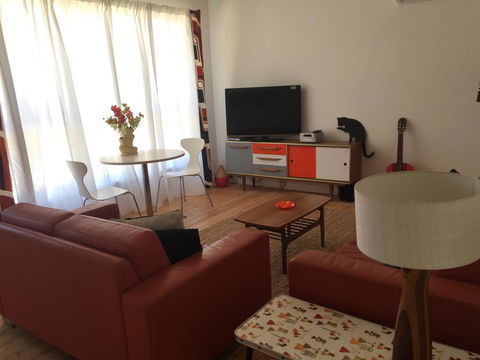 Black Cat Retreat Holiday Home - E Caravan Parks 0