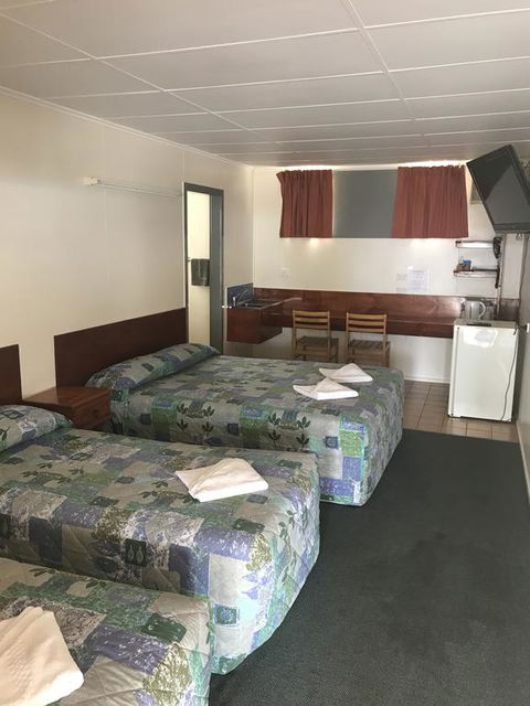 Blackall Coolibah Motel - E Caravan Parks 1