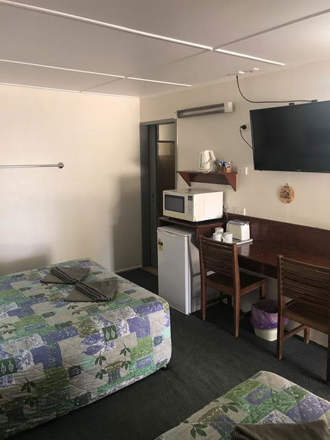 Blackall Coolibah Motel - E Caravan Parks 2