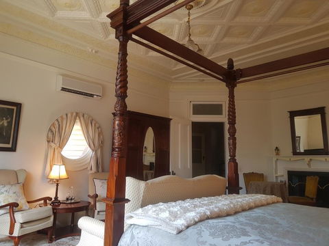 Blair Athol Boutique Hotel & Day Spa - E Caravan Parks 3