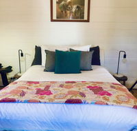 Blue Duck Cottage Village Comfort Fireplace - E Caravan Parks