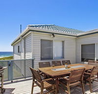 Blue Horizon - beachfront with fireplace - E Caravan Parks