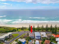 Blue Pacific 2 - Across the road from Pippi Beach