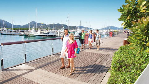 Boatel Cairns - E Caravan Parks 1