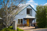 Boatshed Villa Yellow Door