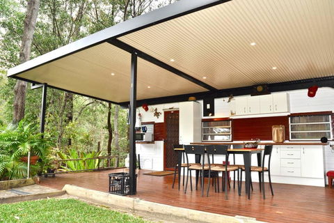BoBRENE On Tamborine Nude Retreat - Cosy Chalet - E Caravan Parks 1