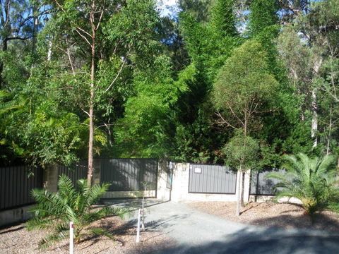 BoBRENE On Tamborine Nude Retreat - Quaint Cottage - E Caravan Parks 1