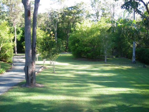 BoBRENE On Tamborine Nude Retreat - Quaint Cottage - E Caravan Parks 3